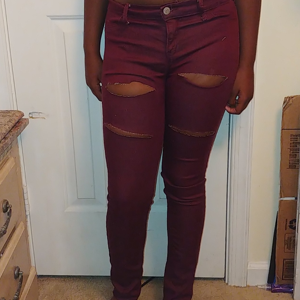 Burgundy pants 💞!
